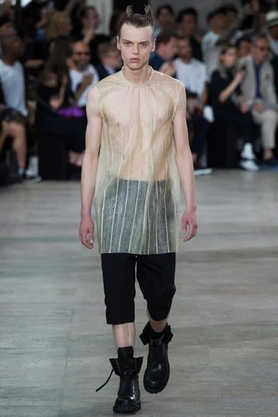 Look 14